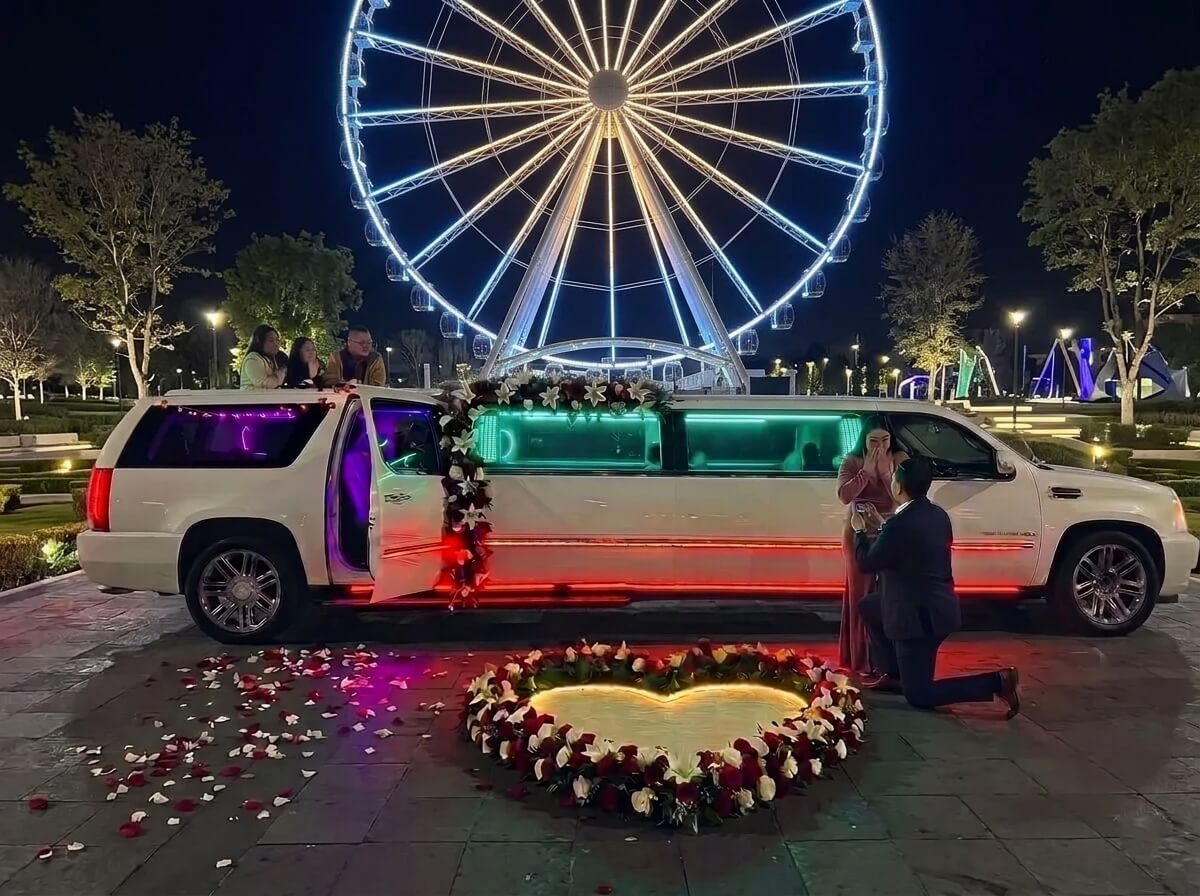 Propuesta de matrimonio en limusina frente a la estrella de Puebla